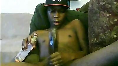 MOM WANTS ME 2 CLEAN HOUSE