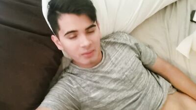 Amateur Teen Boy Sucking Dick and Taking Facial