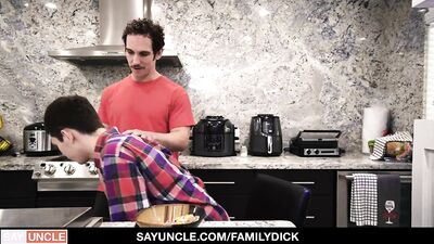 ❤️Muscle Step Dad Teaches His Boy To Suck Dick