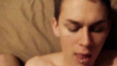 Squeaky bed fuck and cum