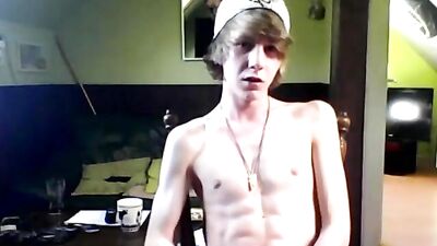 Hottie boy jizz on his body