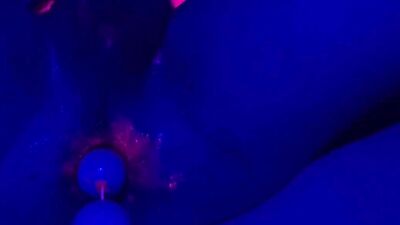 Un gay Français avec une Enorme Queue baiser par stepson stepdad dans la playroom (CyberTwink)