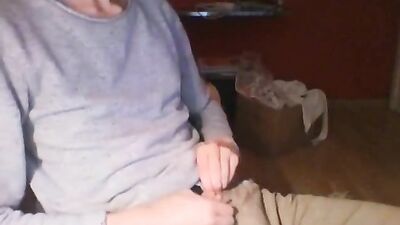 Junger boy wichst vor der cam 480p