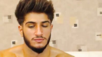 Sexy Guido Hunk Shows Off Body, Ass, and Dick