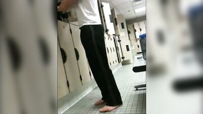 Amazing guy in changing room