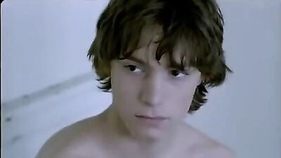 CFNM SCENE from "Apen Framtid".