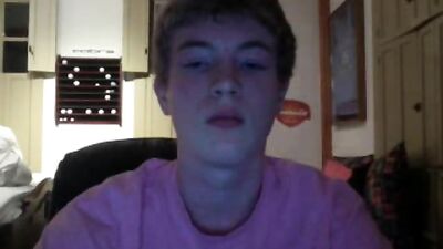 Young blond who just want to show her ass