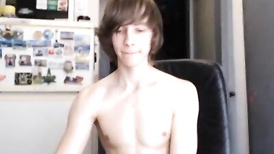 Sexy Twink Jerking in the Kitchen