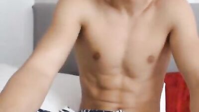 Shy hung hottie on cam