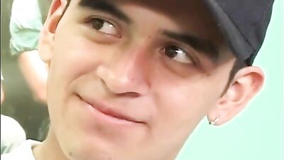 Muchachos latinos f12