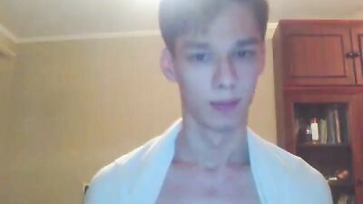 Smooth and super cute he masturbated in his living room