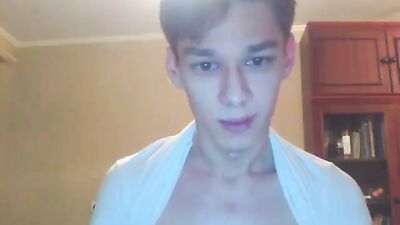 Smooth and super cute he masturbated in his living room