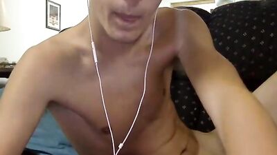 Cute guy jerks and cums! - more @ Gayboy.ca