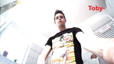 Toby cumes on you