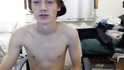 Hot romanian guy jerking off on cam