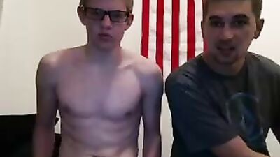 Sucking a strawberry blonde somentenovinhos.nibblebit.com