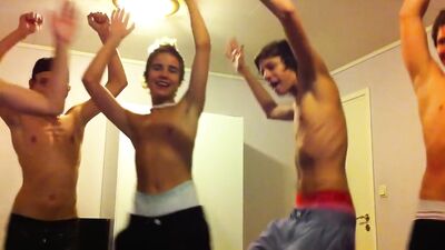 5 sexy boys dancing - YouTube