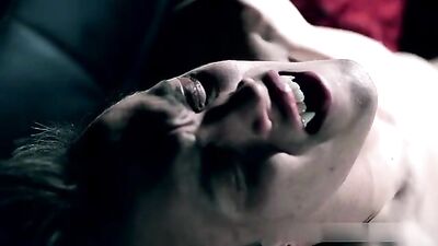 (1) Vampire pleasures hot
