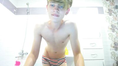 Gay Muscle Boys Pound Each Other in The Dantes World!