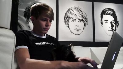 Twink Sex in the Workplace: Gay Porn Tube Action Amature!