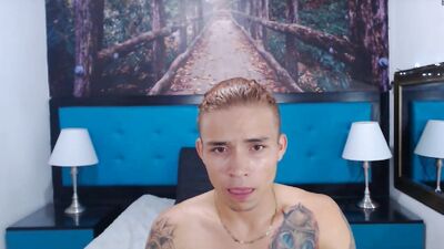 Colombian Webcam Boy Porn - R.Gray Amature XXX
