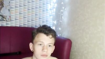 Skinny Boy Web Cam Porn: Smooth Amateur Gay Action!