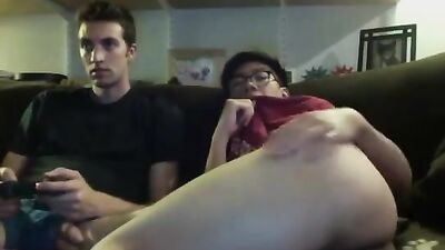Gamer Boys Playtime - Chinois Men Fooling Around in the Bedroom!