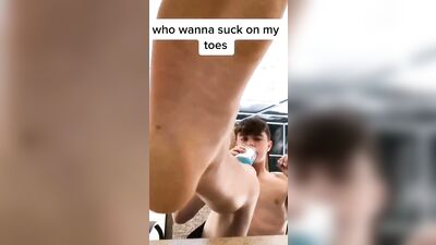 Twerk Twink With A Foot Fetish