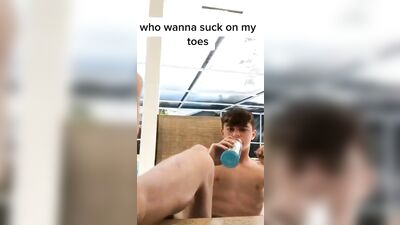 Twerk Twink With A Foot Fetish