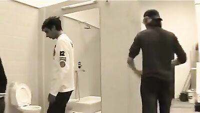 Painted his crack with cum