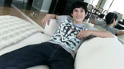 Really Cute Str8 Latin Boy Wank-HD