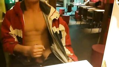 Asian boy cumshot in caf&eacute;t&eacute;ria