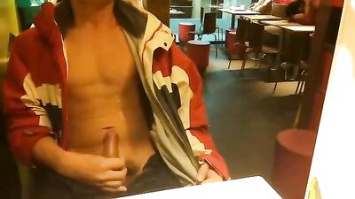 Asian boy cumshot in caf&eacute;t&eacute;ria