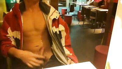Asian boy cumshot in caf&eacute;t&eacute;ria