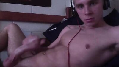 Hot twink edging