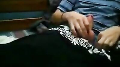 Wanker smooth boy on cam