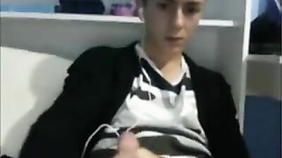 Super hunk masturbates alone in his room