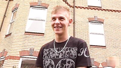 (7) In the car it gets hot and horny