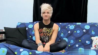 (33) EMO guys