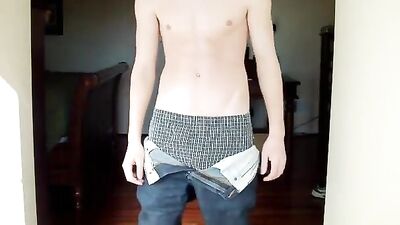 Str8 guy with a big dick - more @ Gayboy.ca