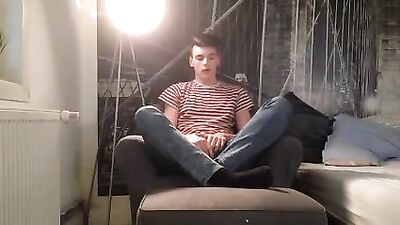 Suesser smooth boy am wichsen