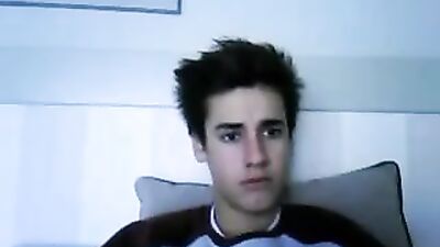 Cute Boy Cums On Cam