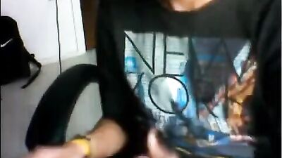 19yo wanks for his girlfriend