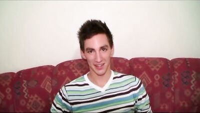 Young guy get fisted by the camera