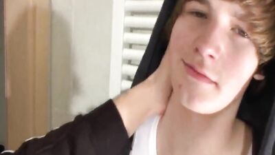 18 Twink Gets Assistance with His Bath Part 1