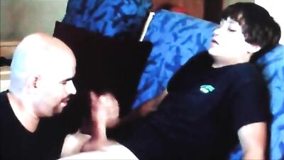 Older Dude Blows & Eats 18 Year Old Neighbor