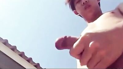 ASIAN BOY CUMMING FAST