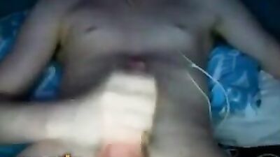 Young wanker shakes his pretty cock all smooth