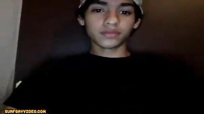 Ecuadorian Twink Boy Porn has Big Dick and Solos on Web-Cam!