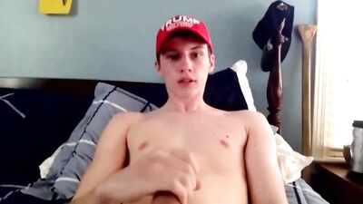 Gay Porn: Sexy Dude Cums for Beautiful Butt Action!